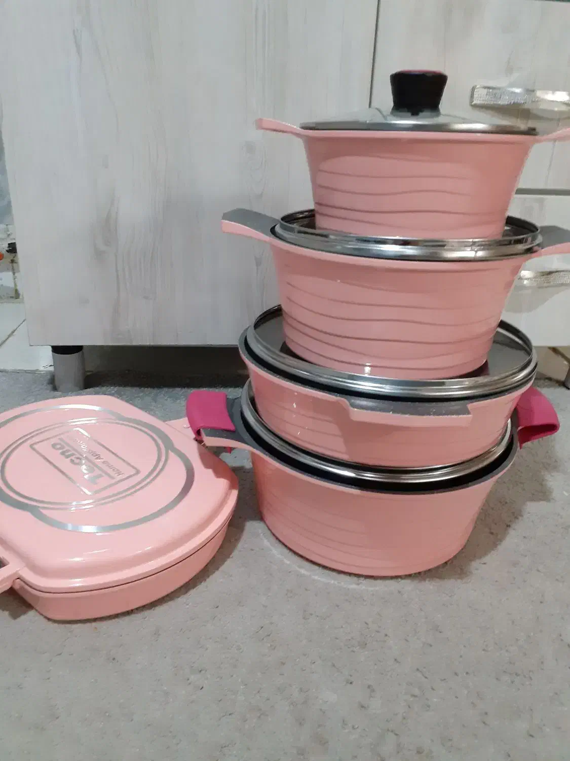 قابلمه چدن|ظروف پختوپز|قدس, شهرقدس|دیوار