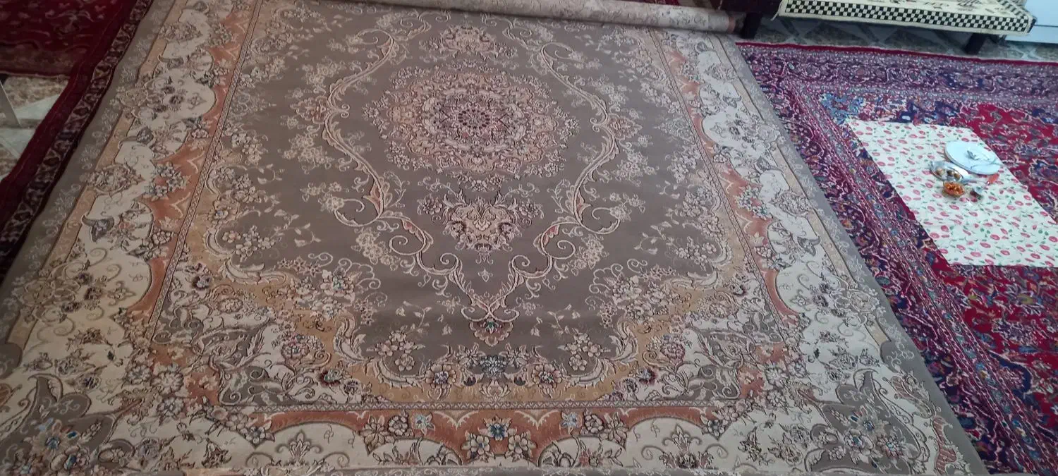 فرش|فرش|مشهد, کوی ولیعصر|دیوار