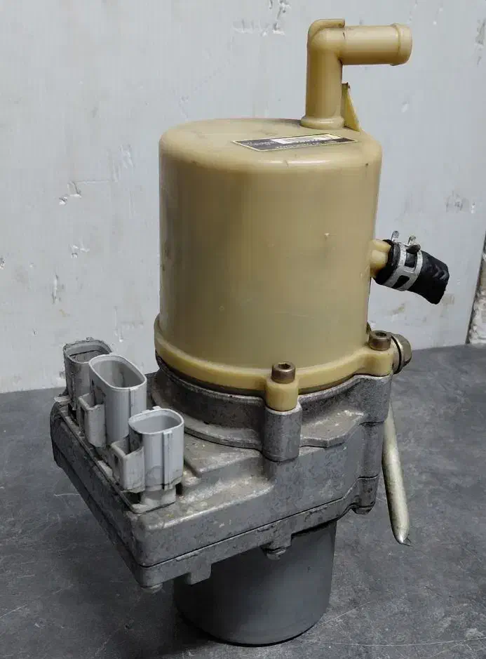 پمپ هیدرولیک مزدا۳نیو/ مزدا۳ / مزدا۳۲۳ / مزدا۲|قطعات یدکی و لوازم جانبی|تهران, پامنار|دیوار