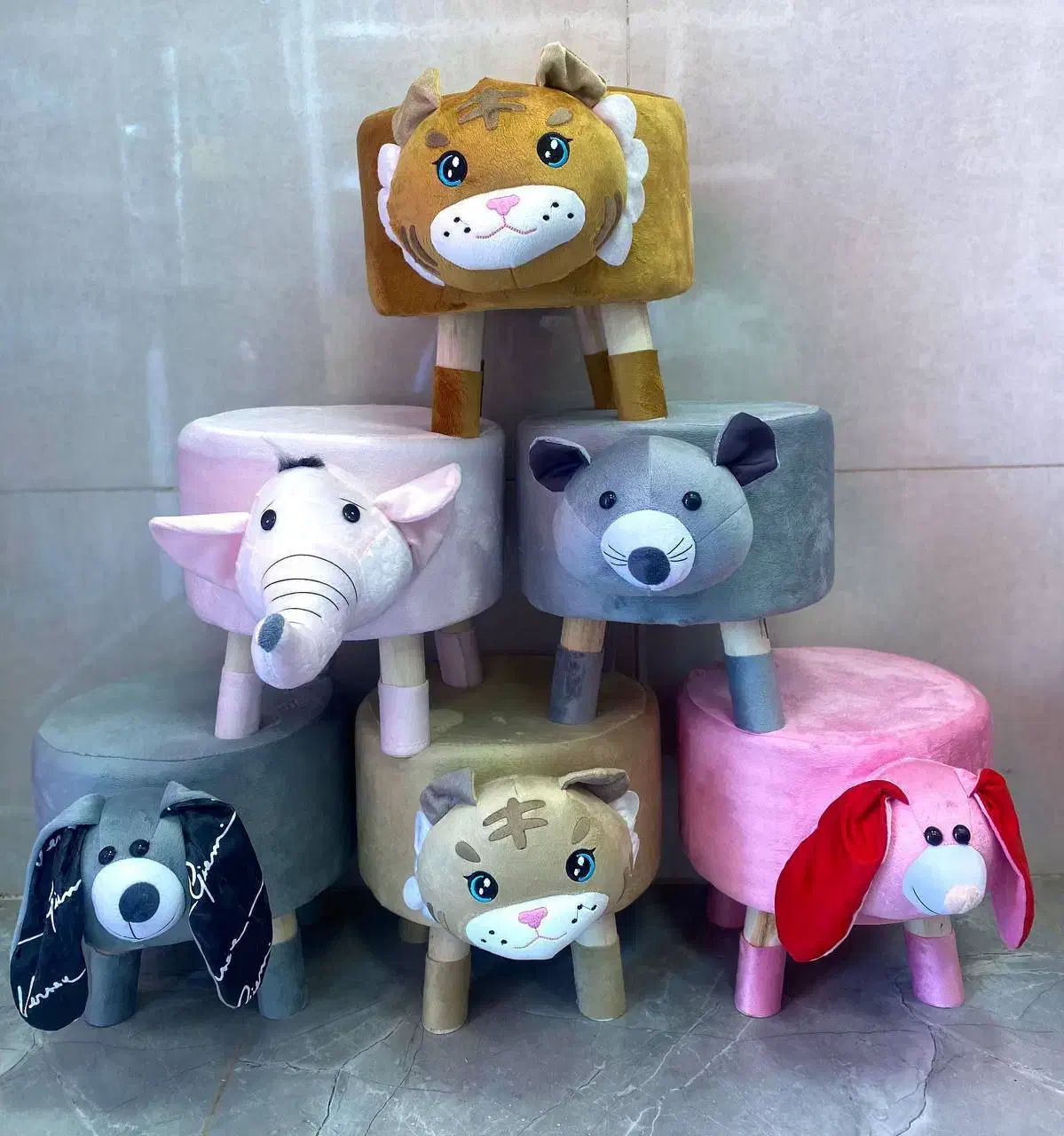 صندلی عروسکی بچگونه|تخت و صندلی بچه|سیرجان, |دیوار