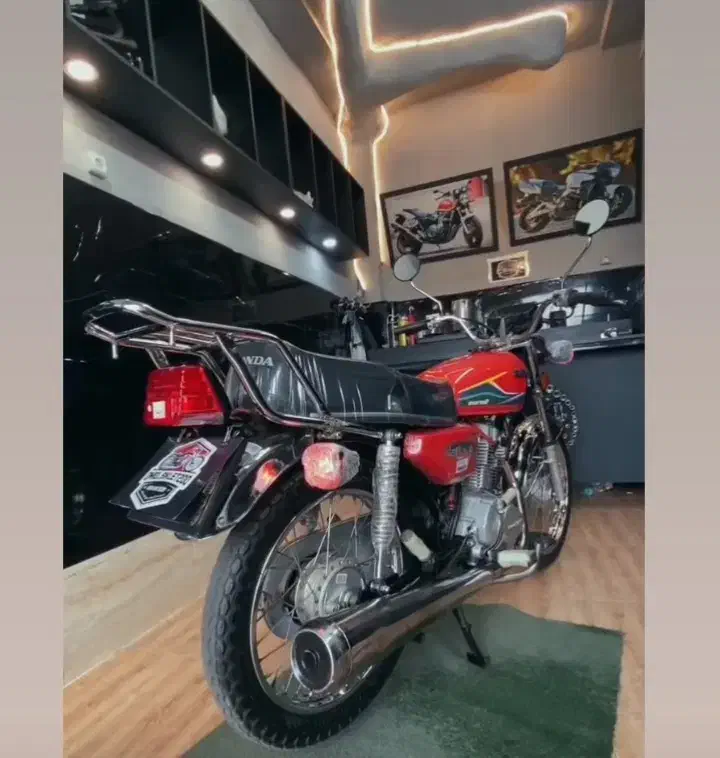 هوندا تیز پر موتور بدونه مشابه درحد خشک|موتورسیکلت|رشت, عینک|دیوار