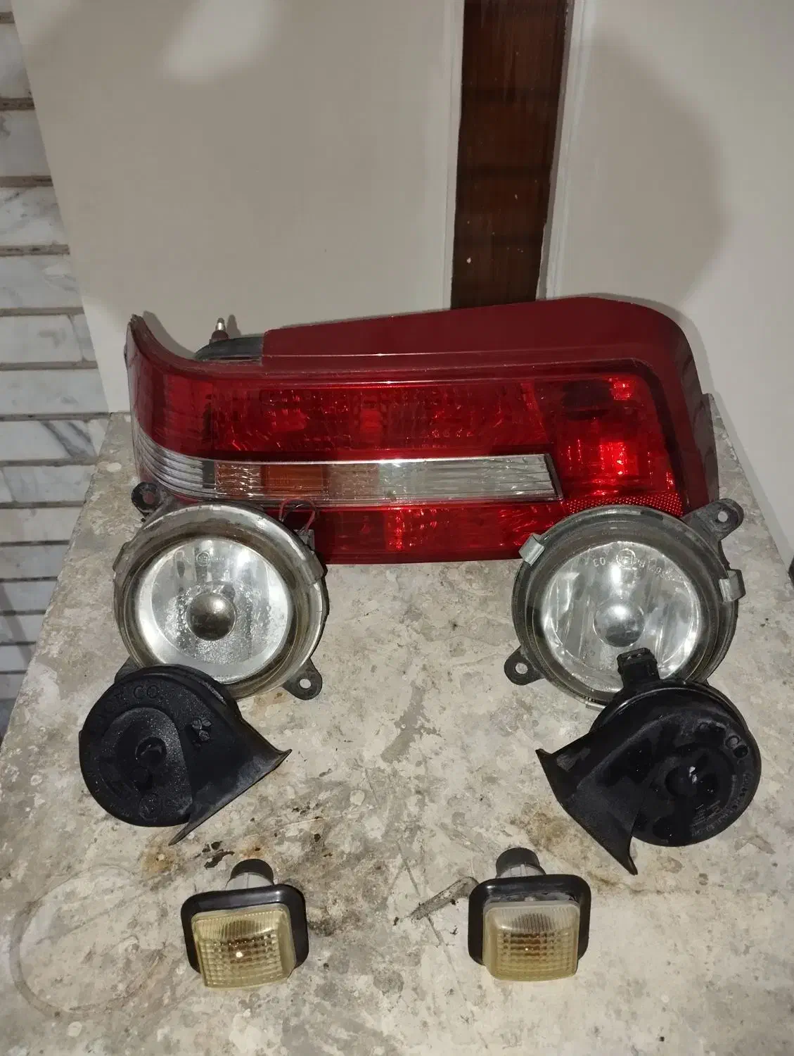 زنون و کاسه چراغ و بوق|قطعات یدکی و لوازم جانبی|اهواز, نادری|دیوار