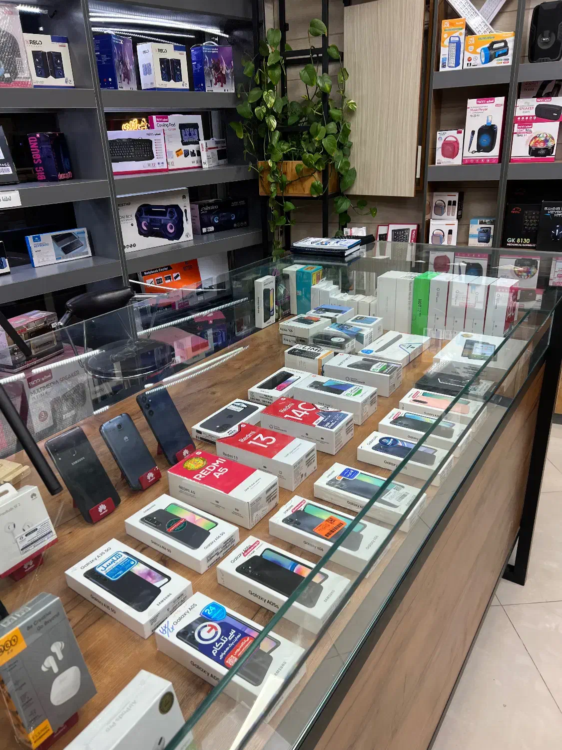 گوشی (خریدارکارکرده و دست دوم)|موبایل|کرمان, |دیوار