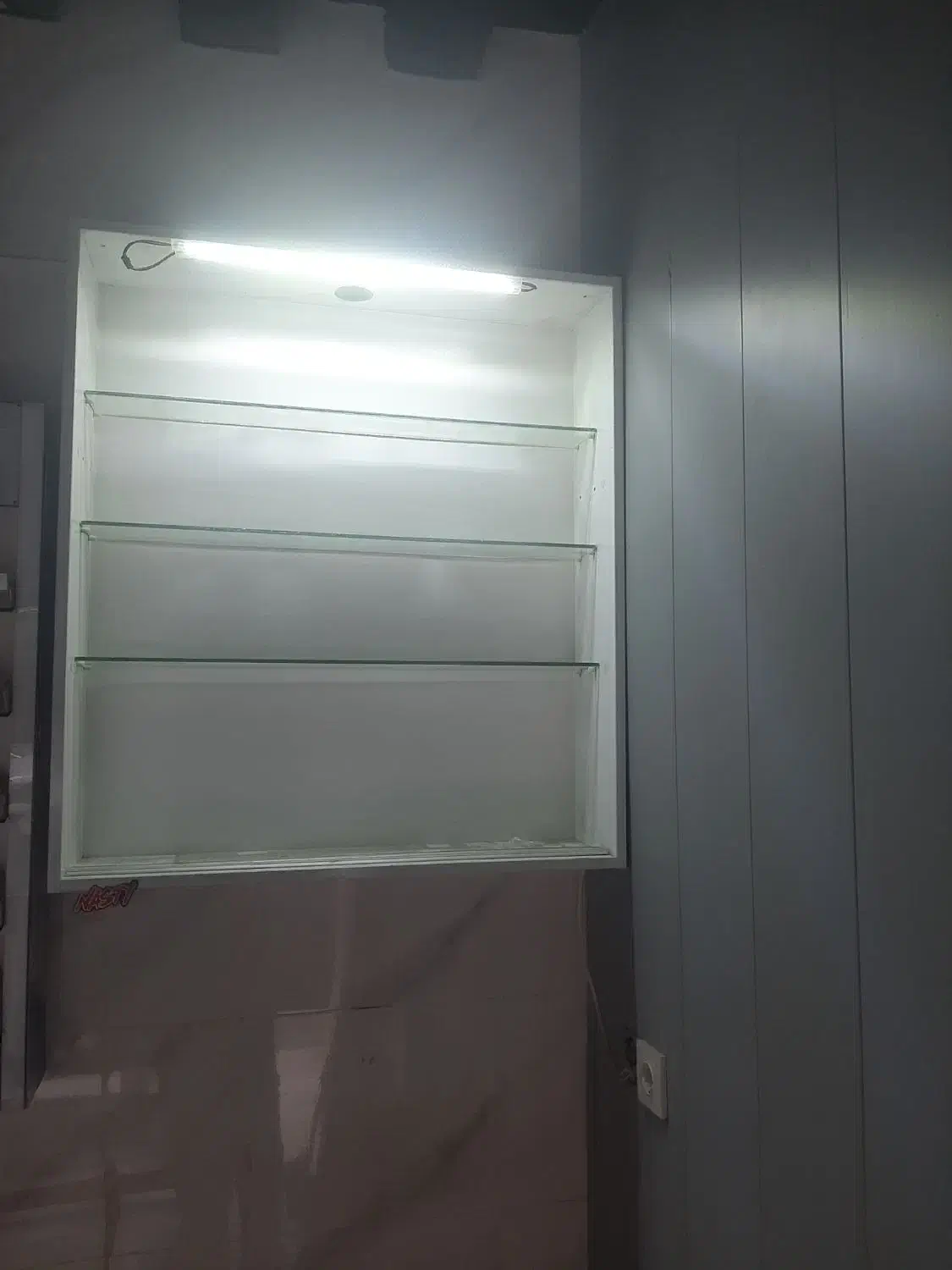 فروش چند عدد ویترین و ترازوی محک در حد|فروشگاه و مغازه|ری, شهرری|دیوار