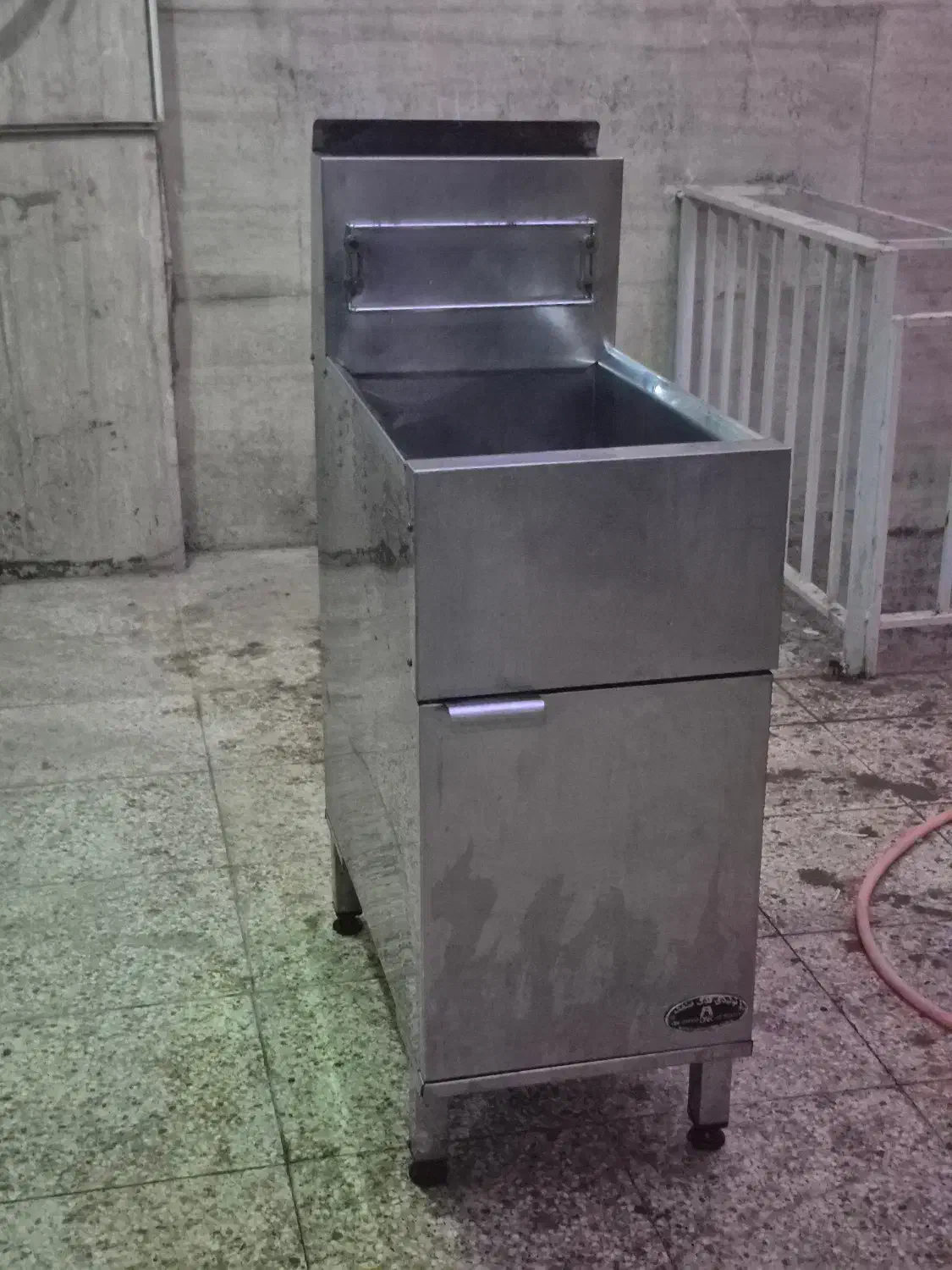 چرخ گوشت|کافی‌شاپ و رستوران|کرج, شهرک فهمیده|دیوار