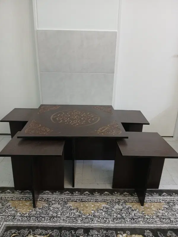 میز جلو مبلی طرح دار و چهار عدد عسلی سفارشی|مبلمان خانگی و میز عسلی|تهران, شهید غیوری (ابن باویه)|دیوار