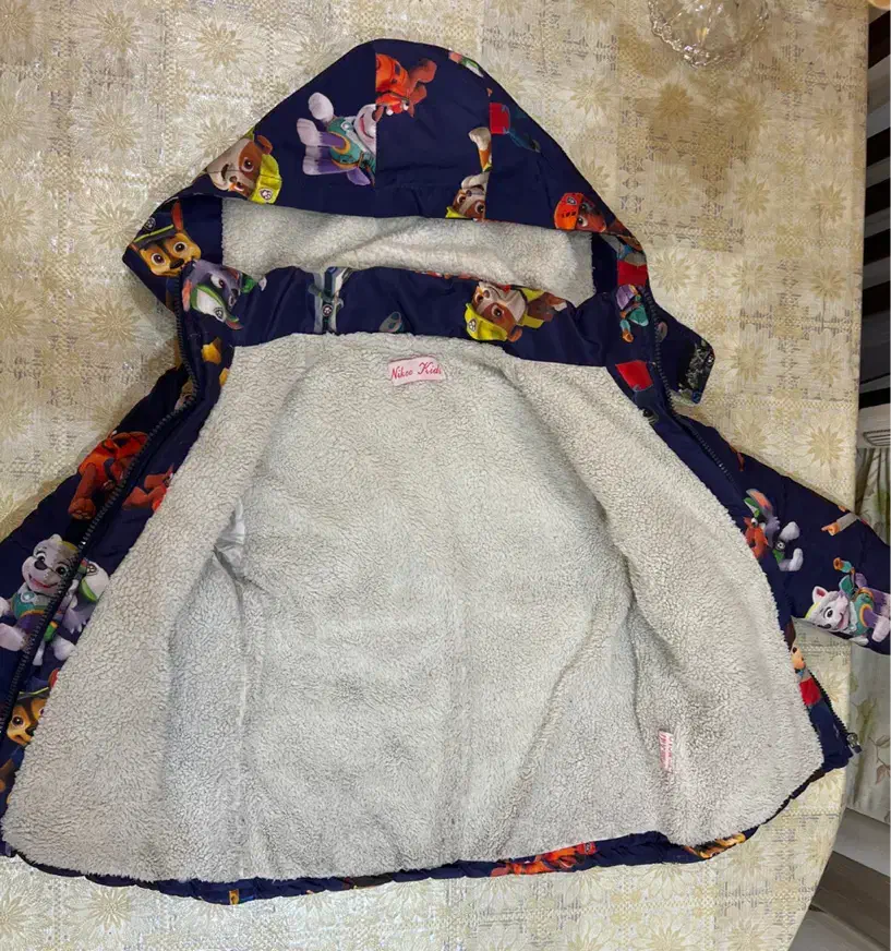 کاپشن( سگهای نگهبان)|کفش و لباس بچه|تبریز, |دیوار