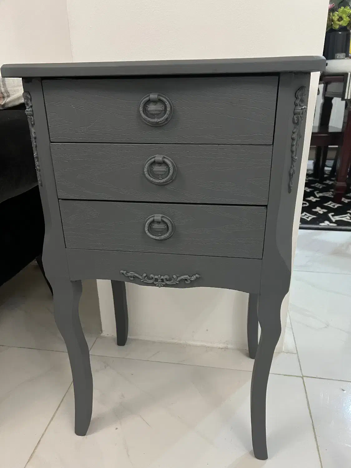 میز|میز تلفن|نور, |دیوار