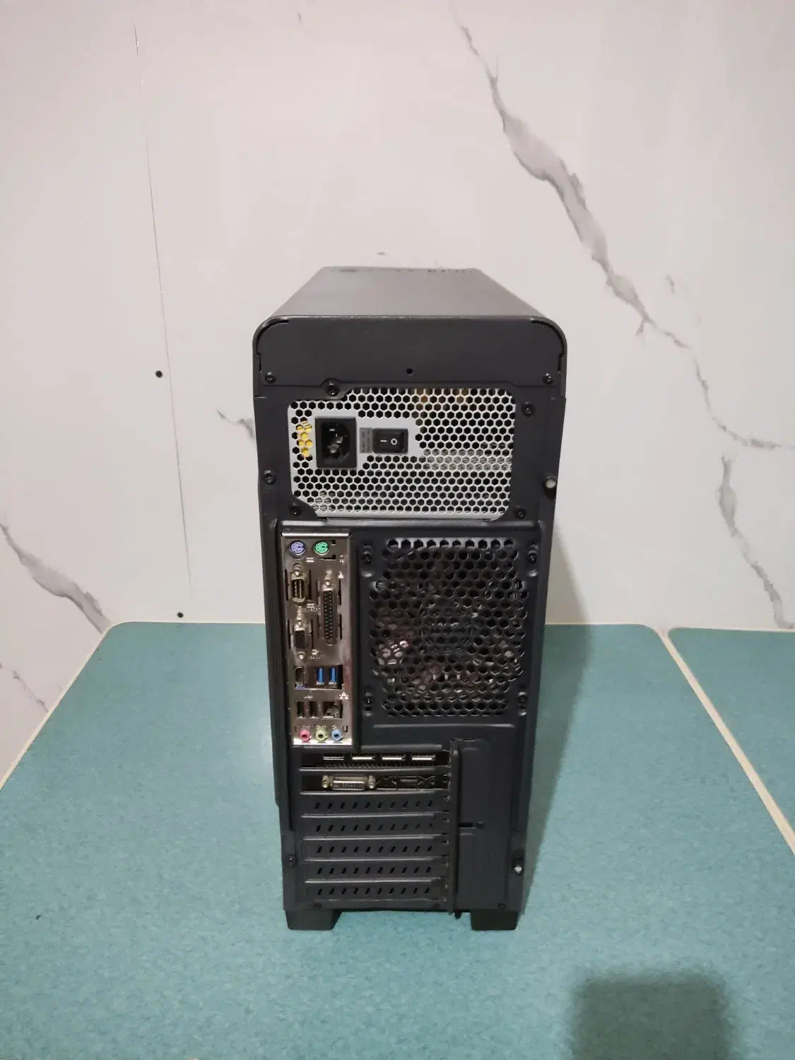 کیس گیمینگ|رایانه رومیزی|قرچک, پویینک|دیوار