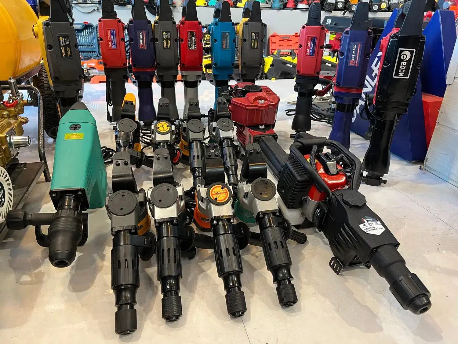 اجاره ابزار هیلتی چکش تخریب برقی دریل بتن کن فرز|خدمات پیشه و مهارت|تهران, کامرانیه|دیوار