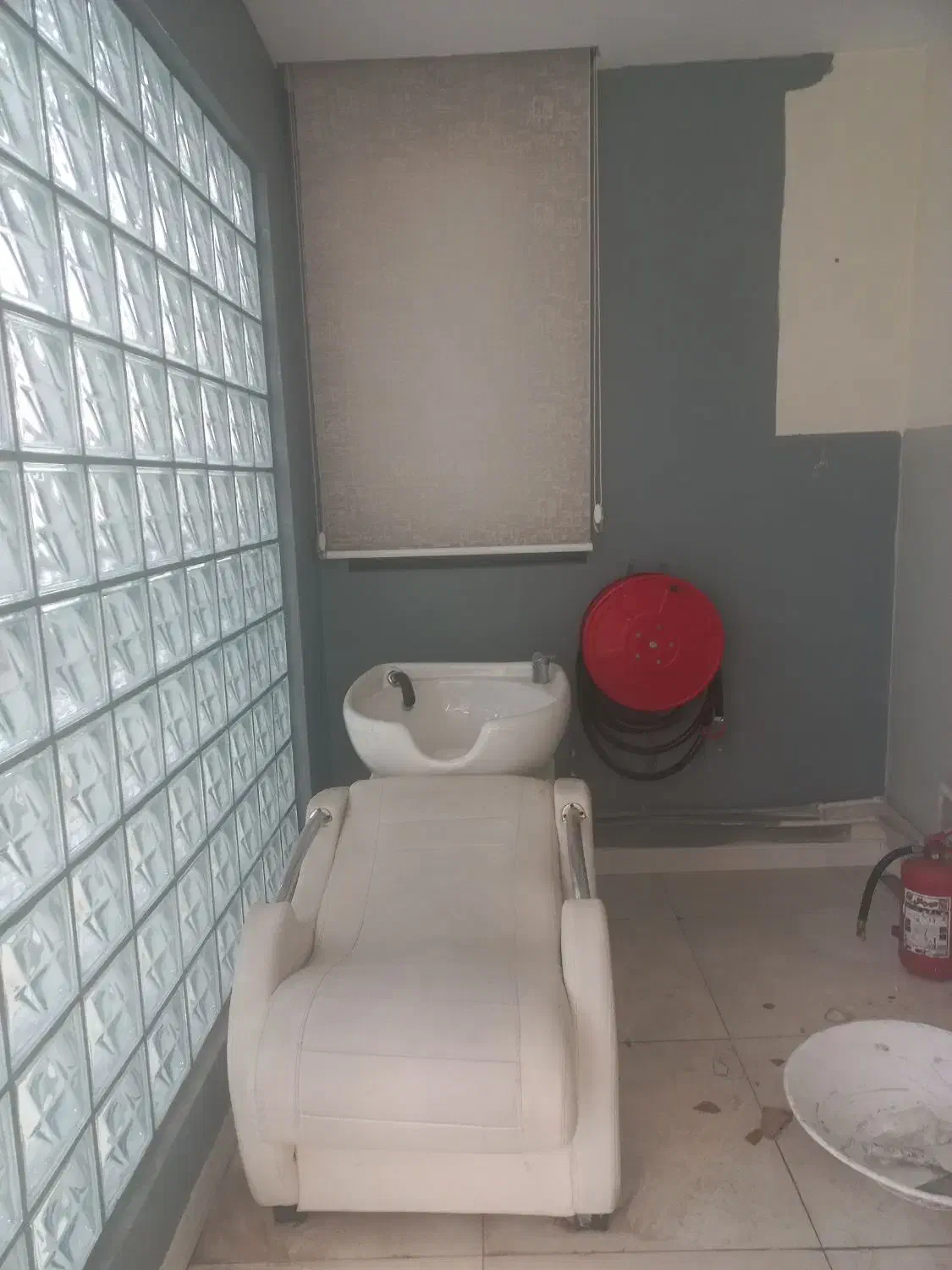 ۶عددصندلی نیلپر وسرشوی وتخت مژه وپاروان|آرایشگاه و سالنهای زیبایی|تهران, تهرانپارس جنوبی|دیوار