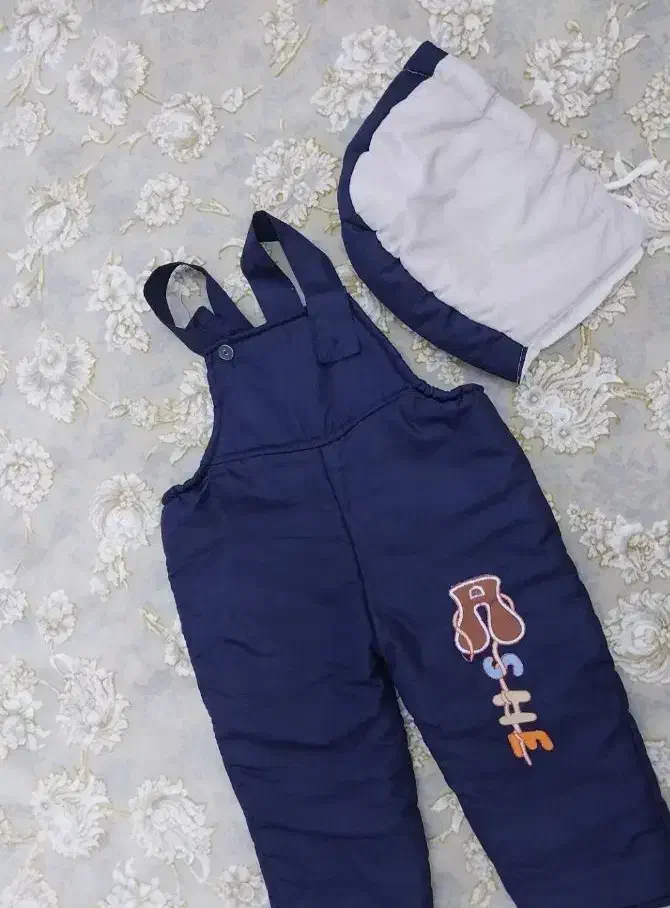 کاپشن و سرهمی با کلاه|کفش و لباس بچه|کرمانشاه, |دیوار