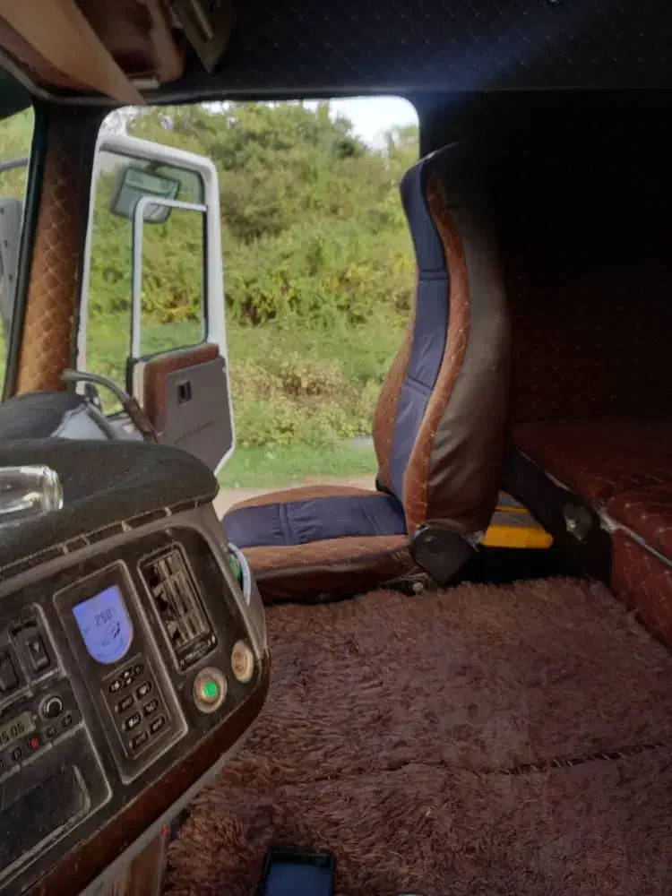 تریلی کشنده هوو مدل ۲۰۰۵|خودرو سنگین|آستارا, |دیوار