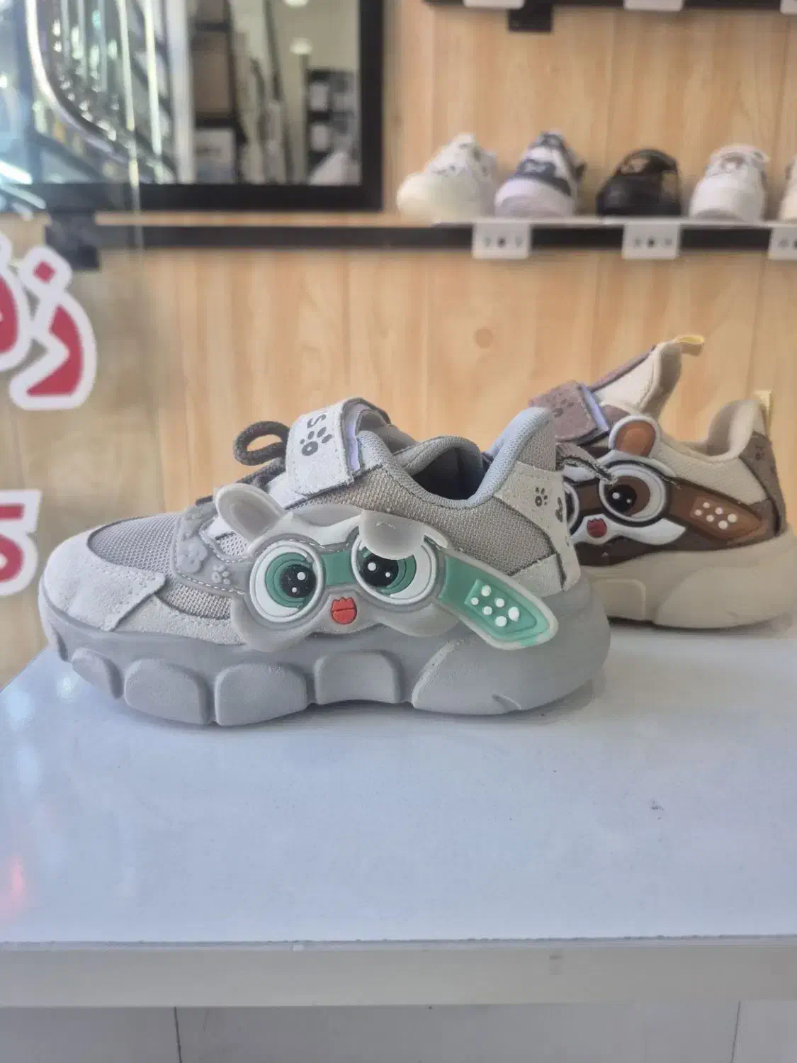 انواع کفش بچه گانه به قیمت تولیدی|کفش و لباس بچه|زنجان, |دیوار