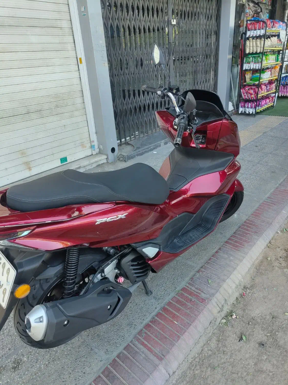 pcx 170 همراه|موتورسیکلت|شیراز, سیاه سنگ|دیوار