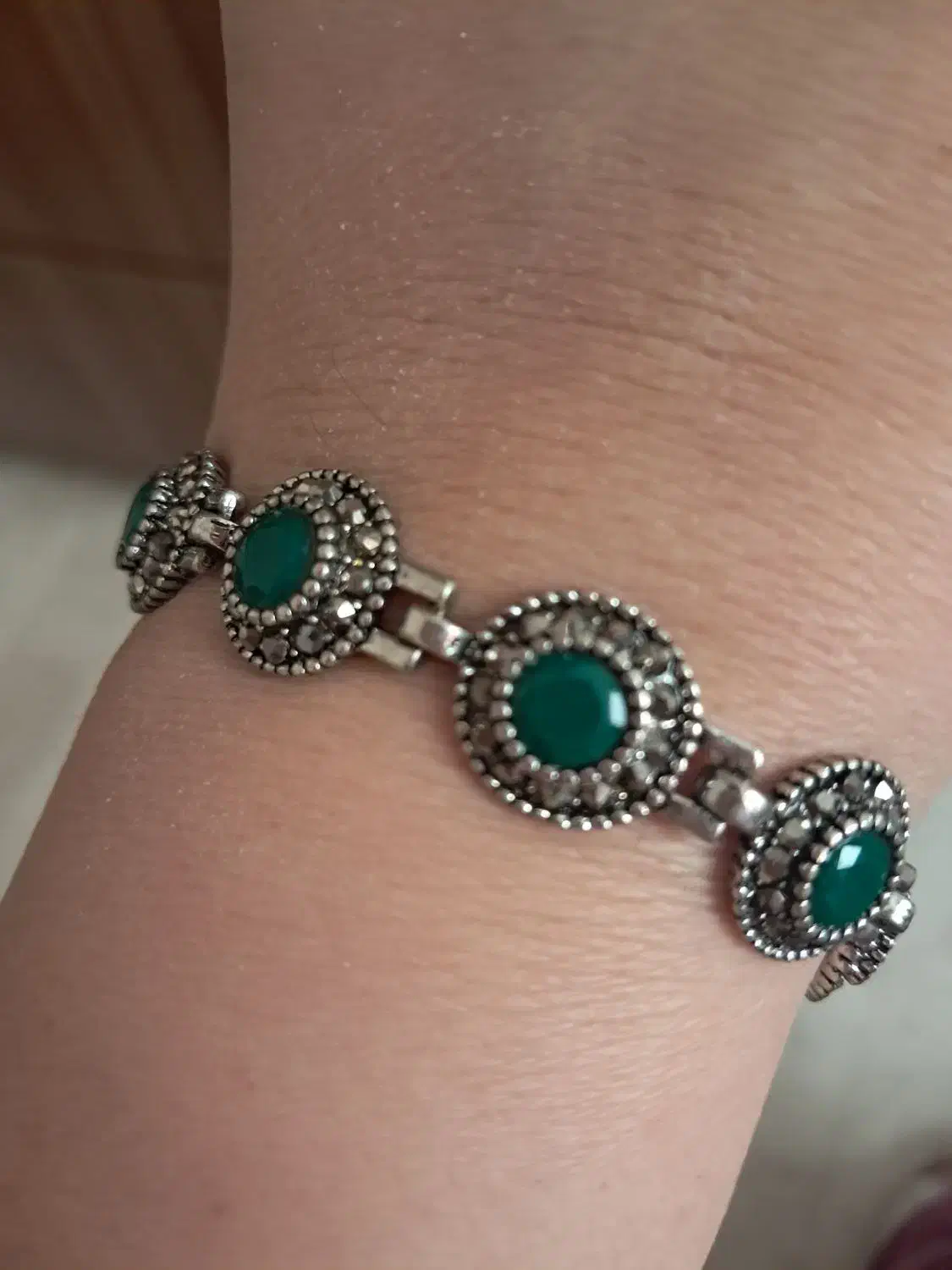 دستبند با سنگ سبز|بدلیجات|تهران, ونک|دیوار