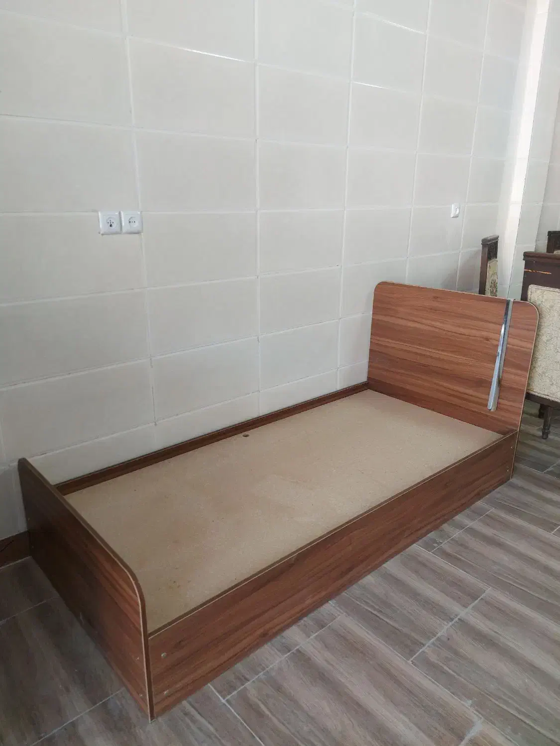 تخت خواب یکنفره|تخت و سرویس خواب|یزد, |دیوار