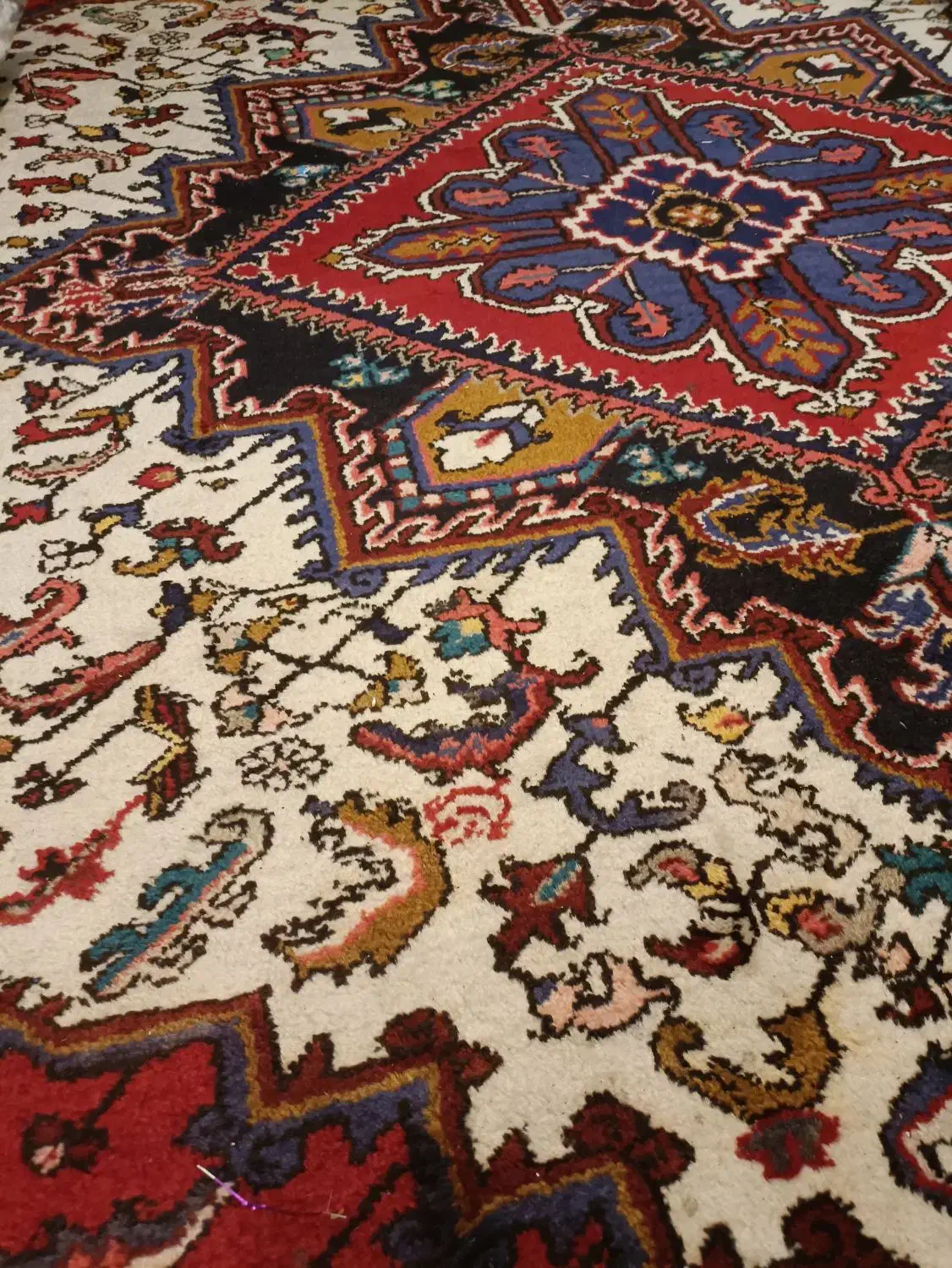 فرش دستباف مهربان|فرش|تبریز, |دیوار