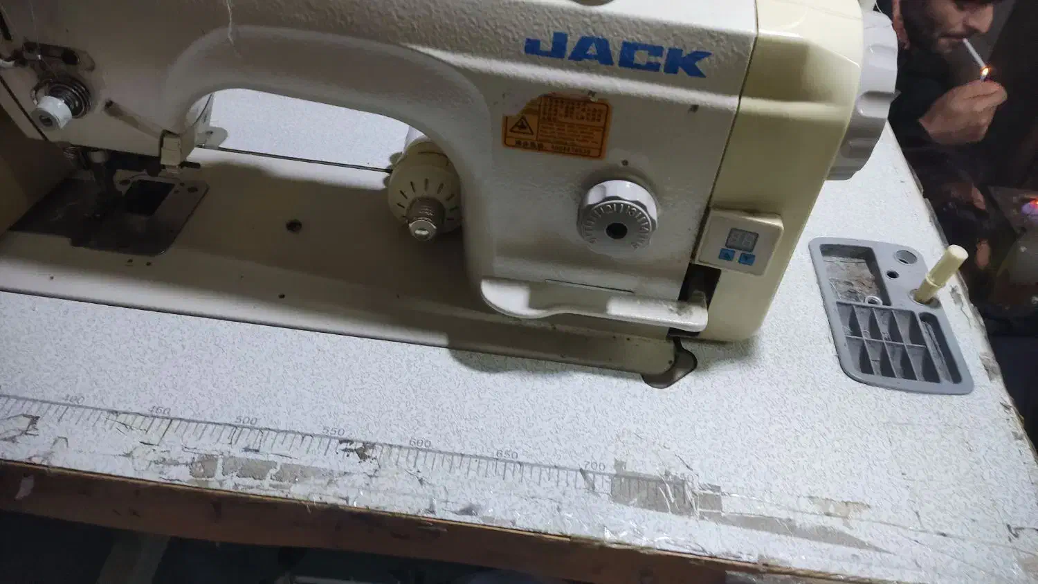 چرخ خیاطی تیغ دار  جک|چرخ خیاطی و ریسندگی|درگزین, |دیوار