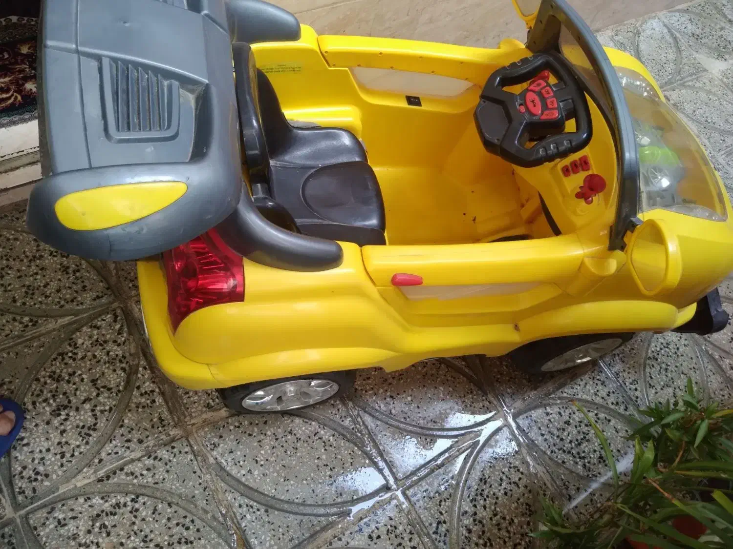 ماشین شارژی بدون باطری قیمت ۳۵۰۰۰۰۰ تومان|اسباببازی|قرچک, داوود آباد|دیوار