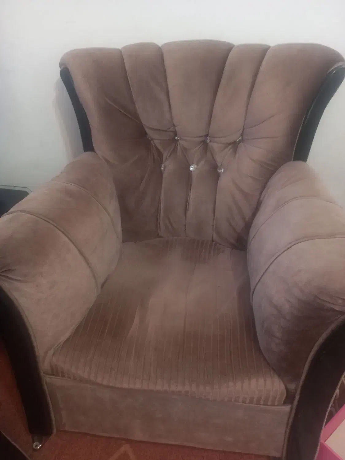 تعدادی وسیله منزل|مبلمان خانگی و میز عسلی|شهرضا, |دیوار