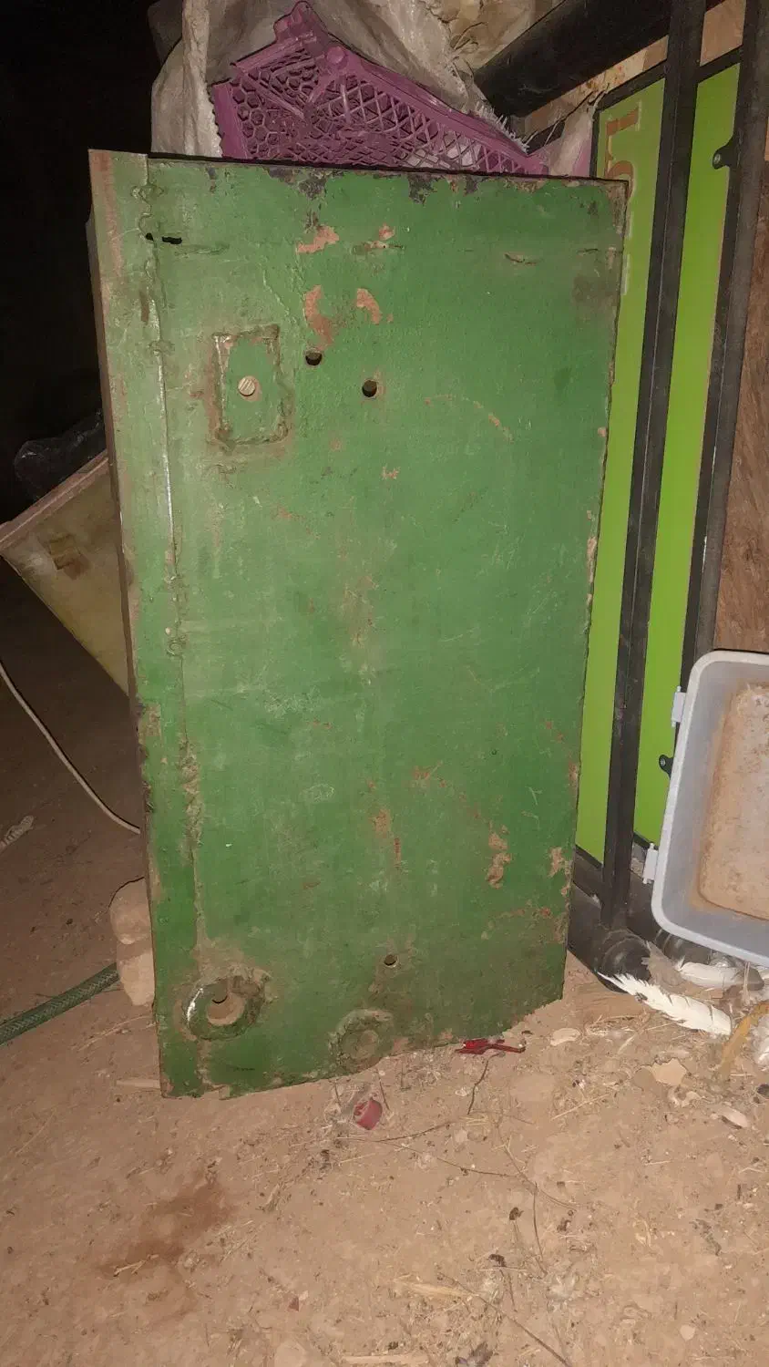 جعبه ماشین بزرگ|ماشینآلات صنعتی|نیریز, |دیوار