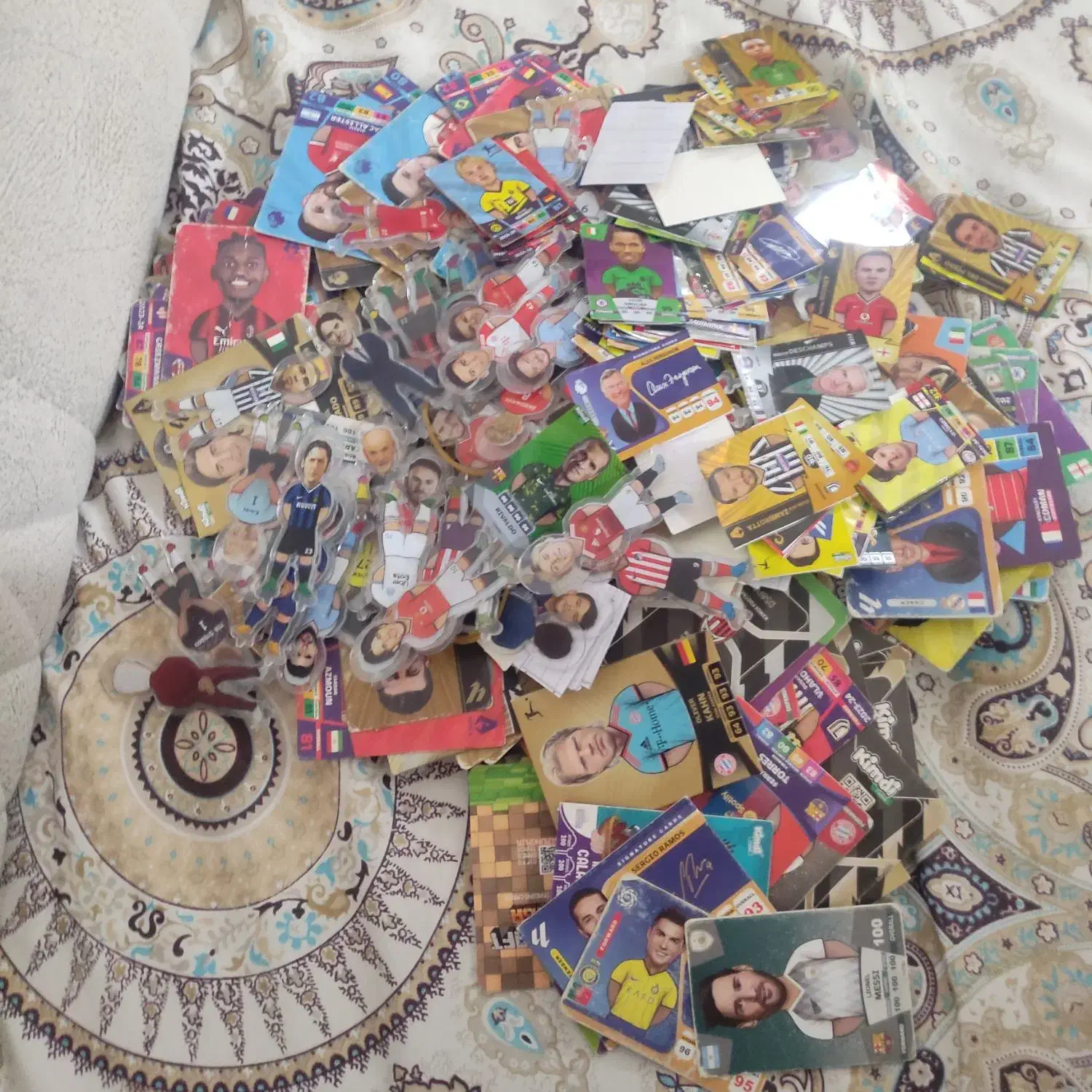 وسایل شخصی کارت کیمدی ۲۳۵عدد|اسباب‌بازی بچه|سقز, |دیوار