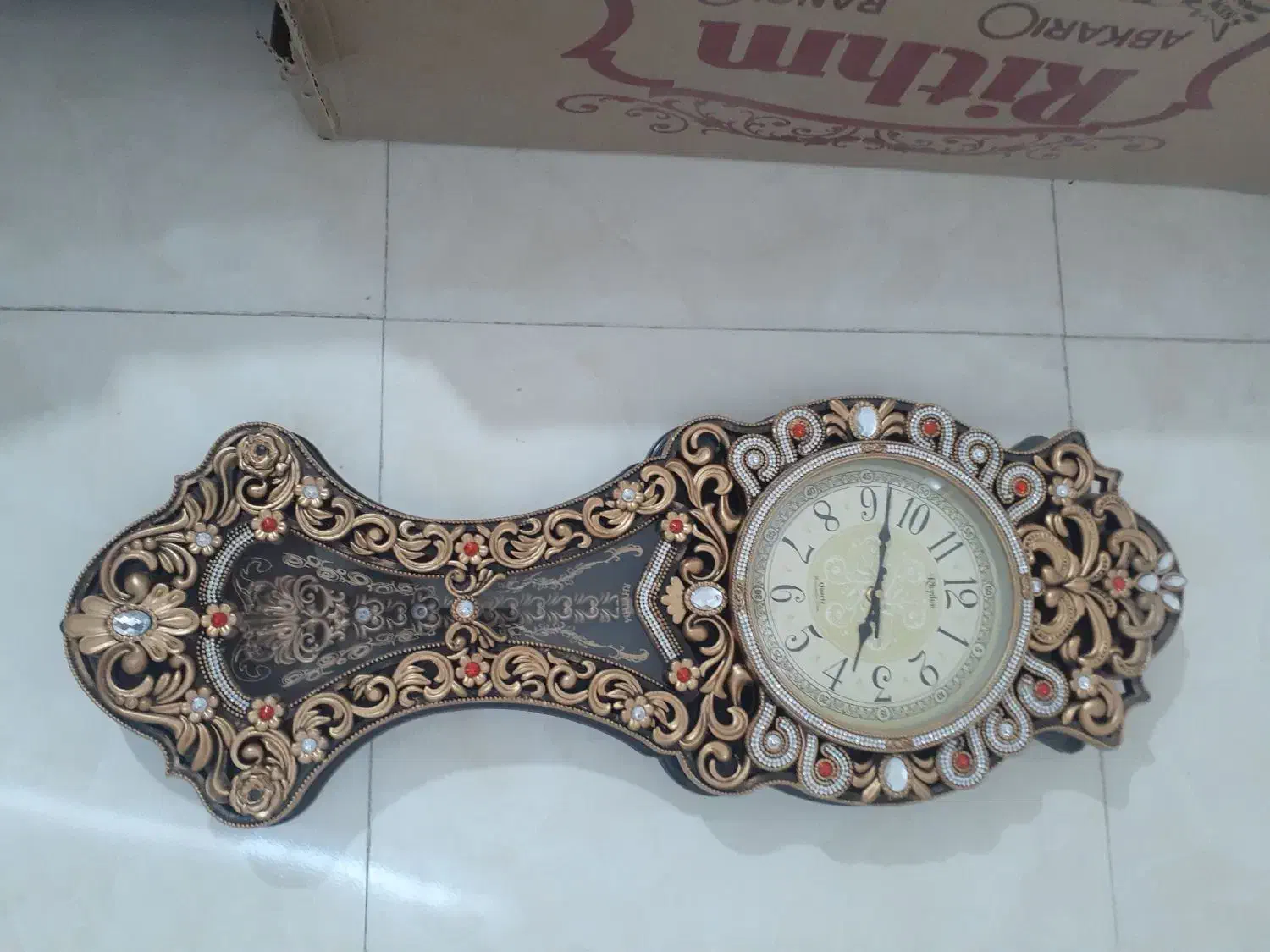 ساعت دیواری همراه با کارتن|ساعت دیواری و تزئینی|ملایر, |دیوار