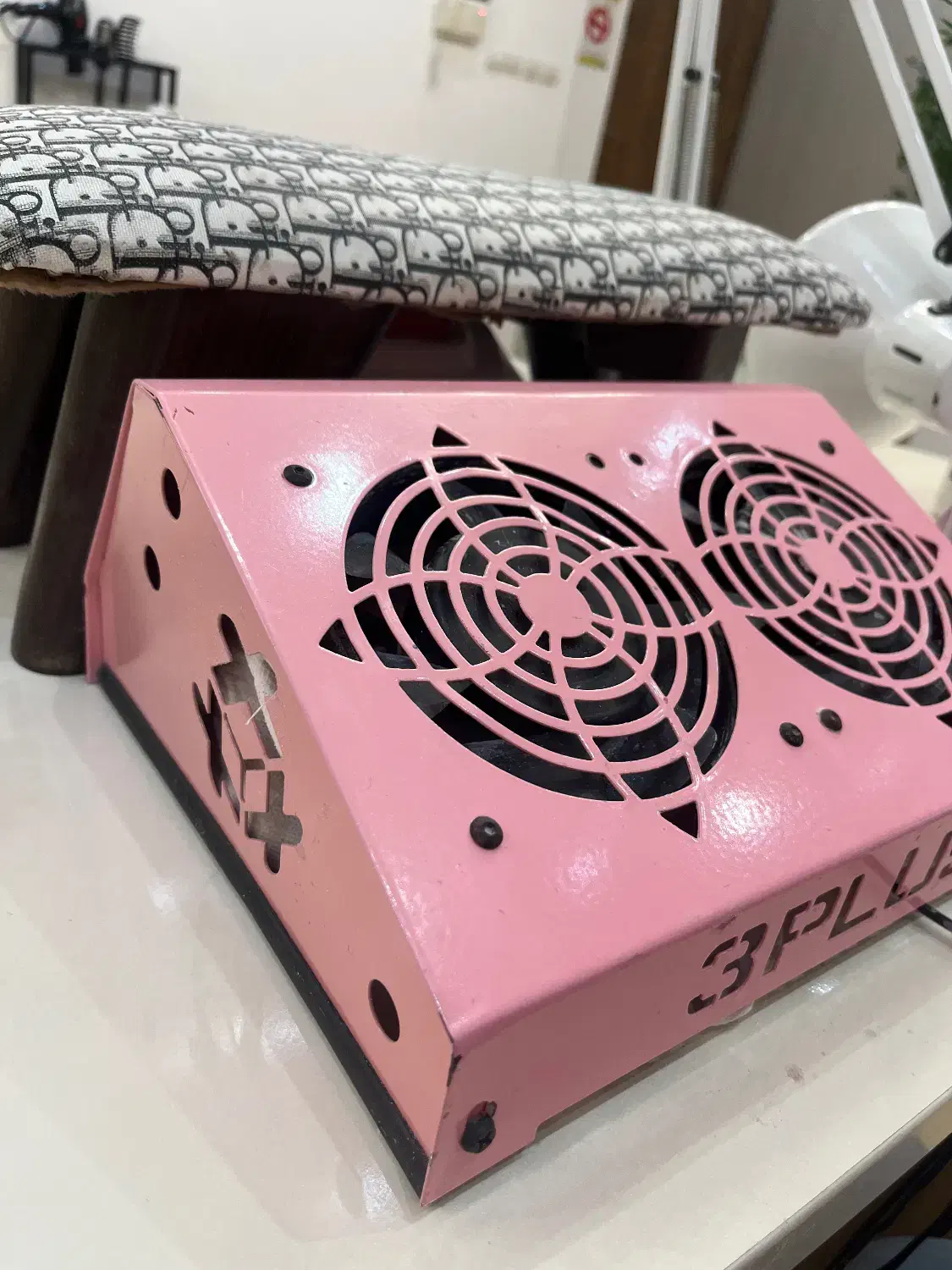 فن ناخن|آرایشگاه و سالنهای زیبایی|رشت, دیلمان|دیوار