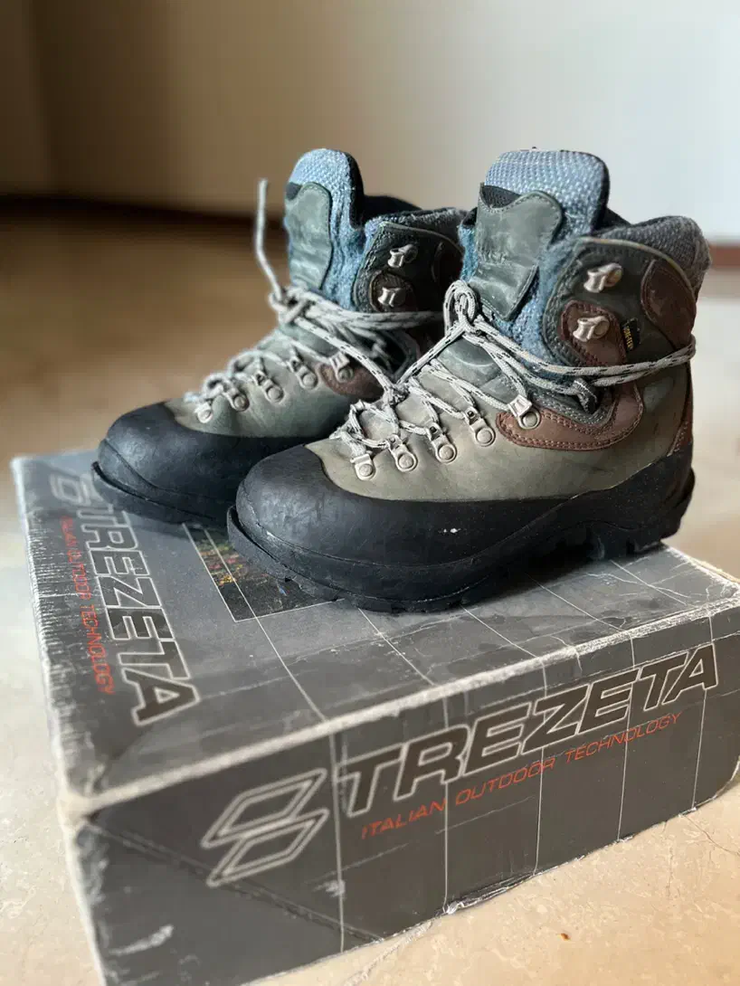 کفش کوهنوردی زنانه زمستانه ترزتا|کوهنوردی و کمپینگ|تهران, سهروردی|دیوار