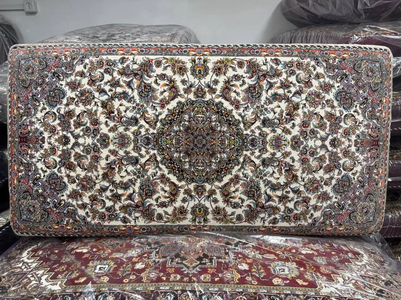 پشتی مناسب برای ویلا و منزل(فرش آوین)|پشتی|تبریز, |دیوار