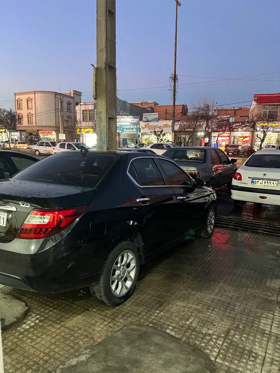 دنا اتومات ۱۴۰۰بدون رنگ بدون لیسه|خودرو سواری و وانت|پارس‌آباد, |دیوار