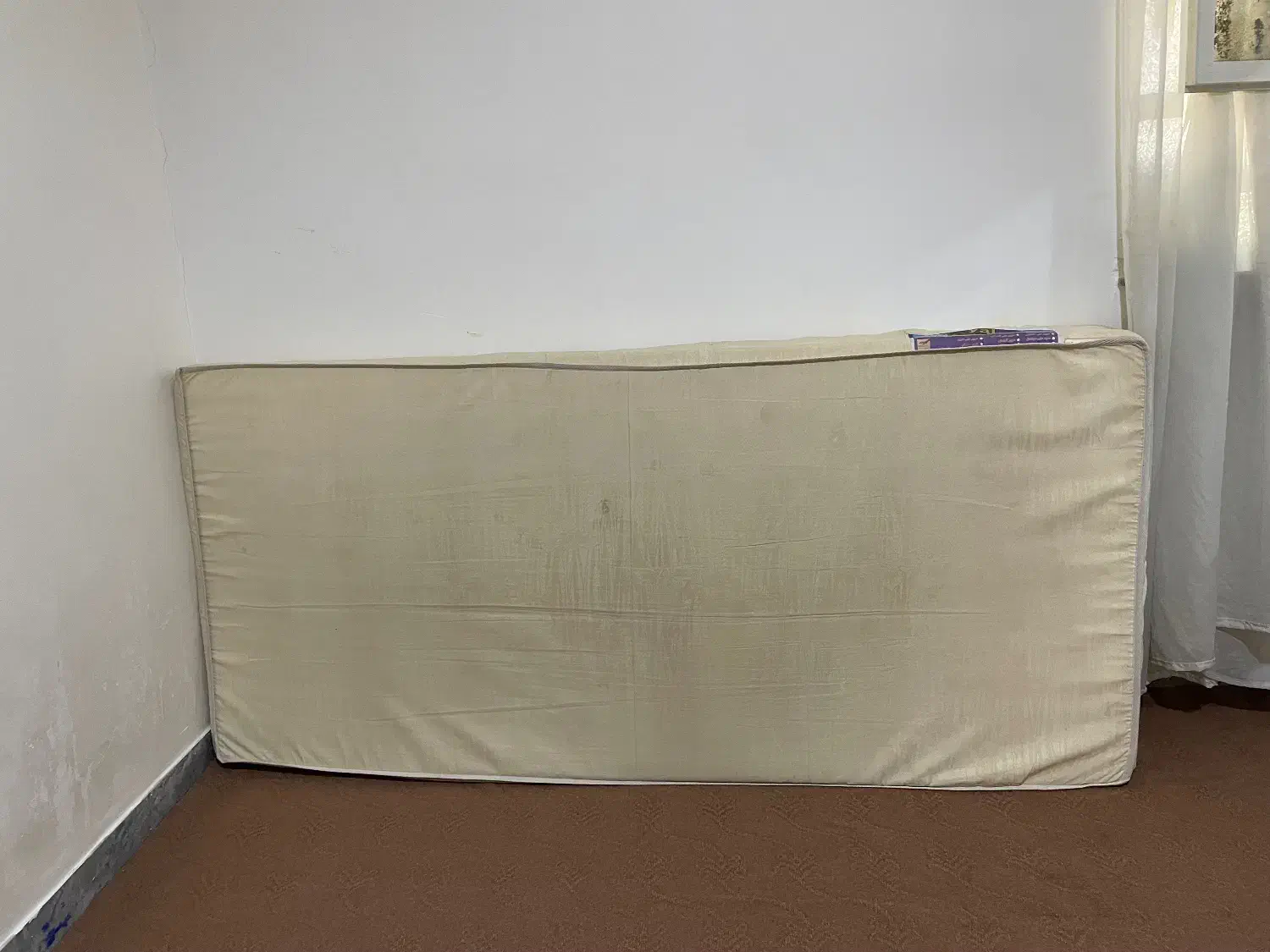 تشک یک نفره و میز ارایشی|تشک تختخواب|دوگنبدان, |دیوار