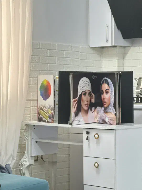 جذب ناخنکار|آرایشگاه و سالن‌های زیبایی|رشت, گلسار|دیوار