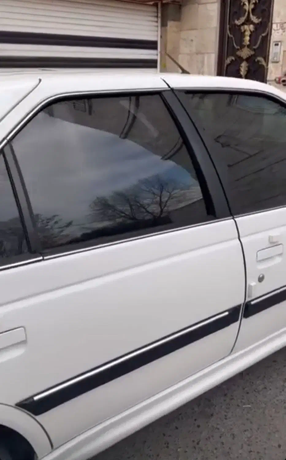 دودی شیشه و نصب انواع برچسب|خدمات موتور و ماشین|کرمانشاه, |دیوار