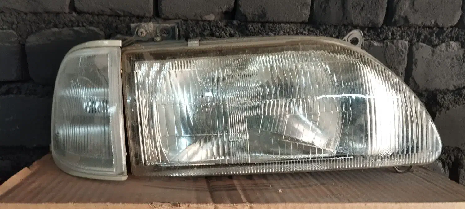 تعدادی چراغ،سپر،گلگیر|قطعات یدکی و لوازم جانبی|کاشان, قطب راوندی|دیوار