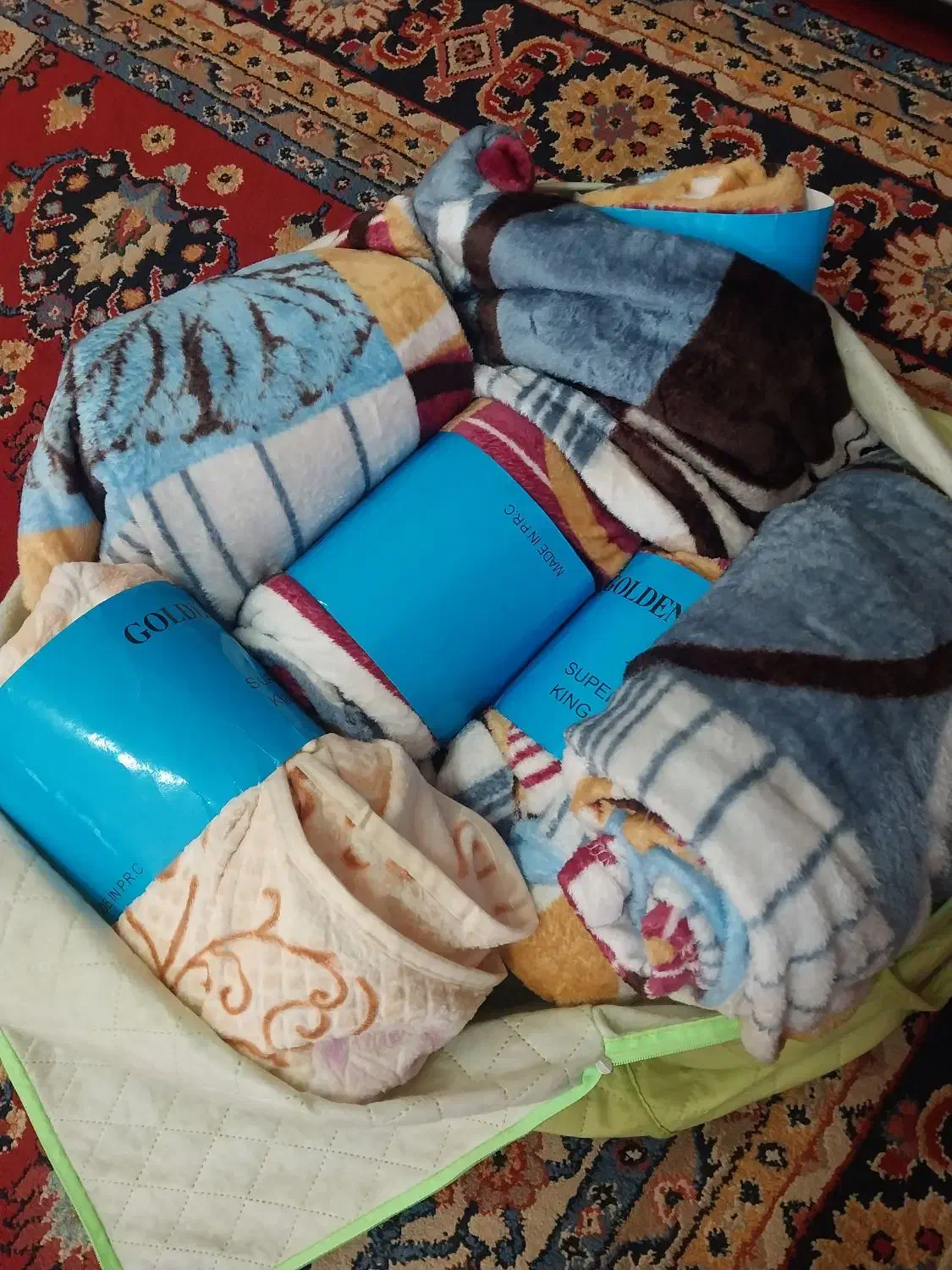 پتو مسافرتی|رختخواب، بالش، پتو|فردیس, ثابتی|دیوار