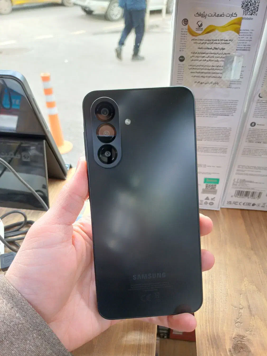 گوشی a17|موبایل|صحنه, |دیوار