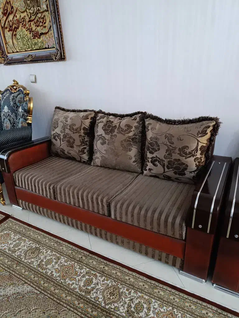 راحتی هفت نفره|مبلمان خانگی و میز عسلی|اراک, |دیوار