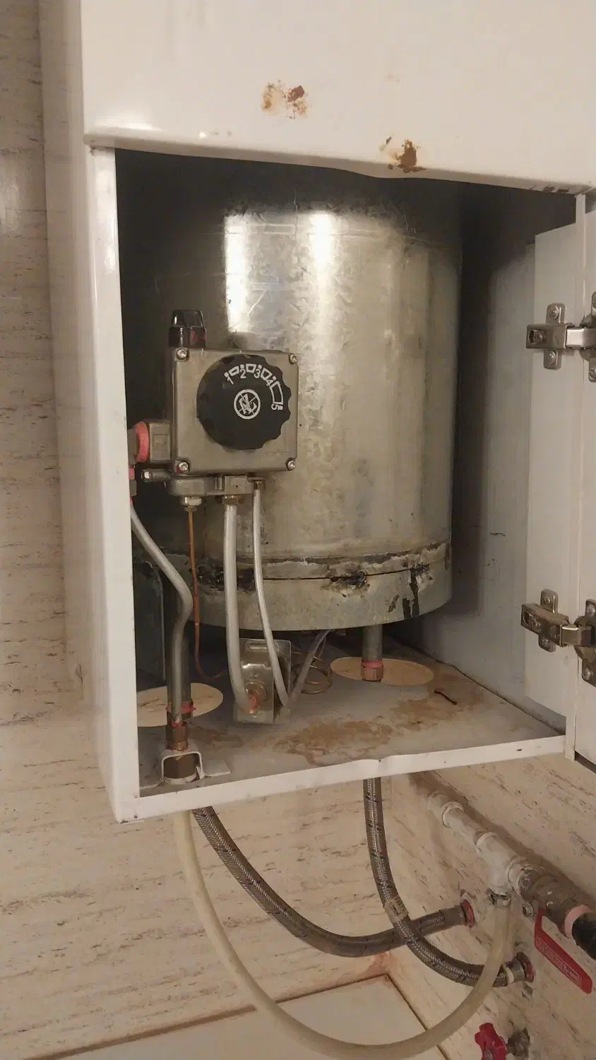 تعمیر آبگرمکن وجوشکاری|خدمات پیشه و مهارت|کاشان, زیدی|دیوار