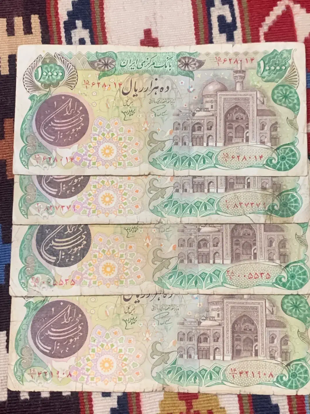 ۴ عدد اسکناس ۱۰۰۰ تومانی بارگاهی|کلکسیون سکه، تمبر، اسکناس|شیراز, پارک آزادی|دیوار