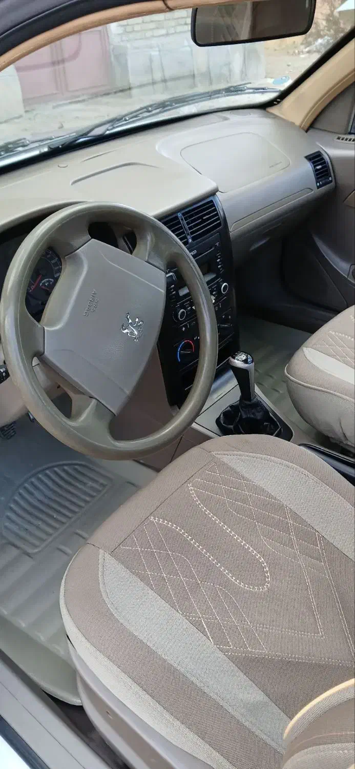 پژو ۴۰۵ مدل اخر ۹۴ دوگانه کارخانه در حد خشک|خودرو سواری و وانت|قروه, |دیوار