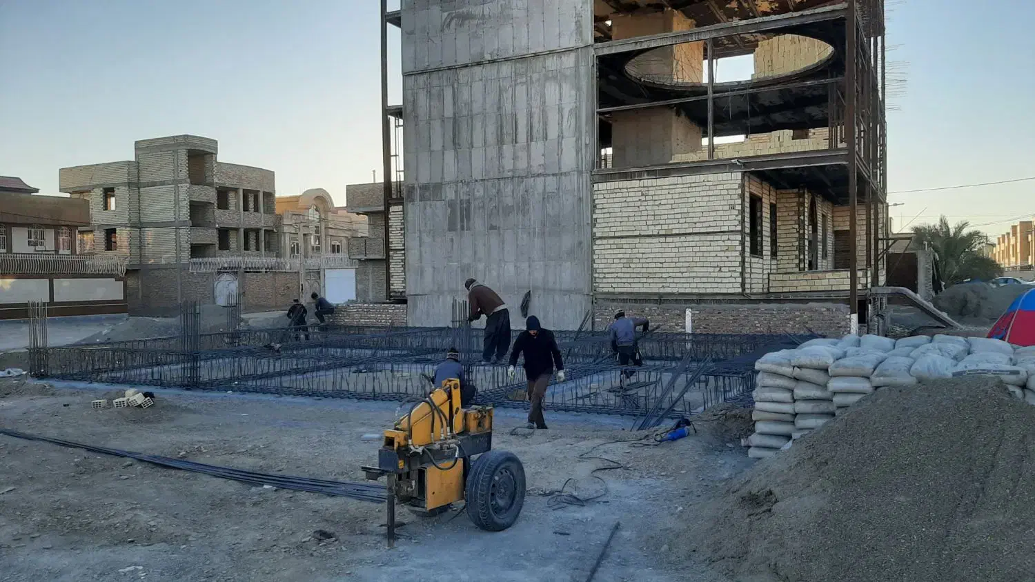 آرماتور بند اوستا کار میخام|استخدام معماری، عمران و ساختمانی|خرم‌آباد, |دیوار