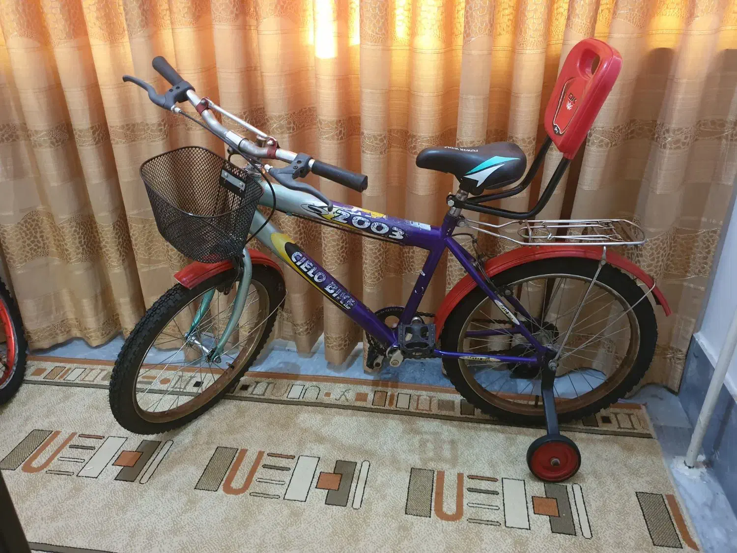 دوچرخه بچگانه سایز۲۰ درحد نو کم کار|دوچرخه، اسکیت، اسکوتر|میاندوآب, |دیوار