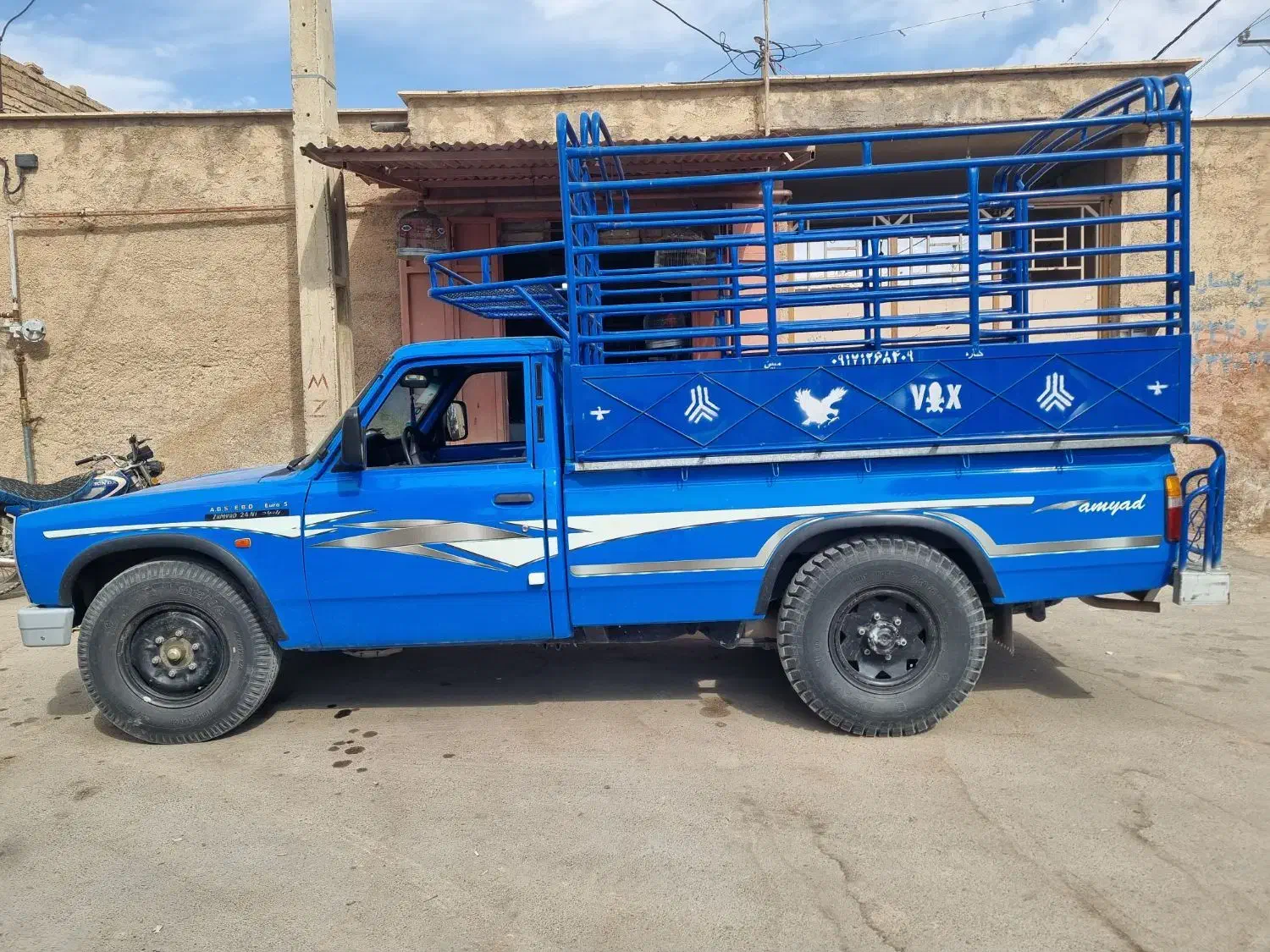 وانت نیسان تک سوز مدل ۱۴۰۱ در حد صفر|خودرو سواری و وانت|مرودشت, کناره|دیوار