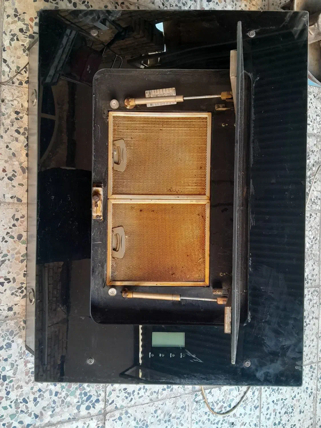 هود بیمکث|هود|اهواز, کوی طلاب|دیوار