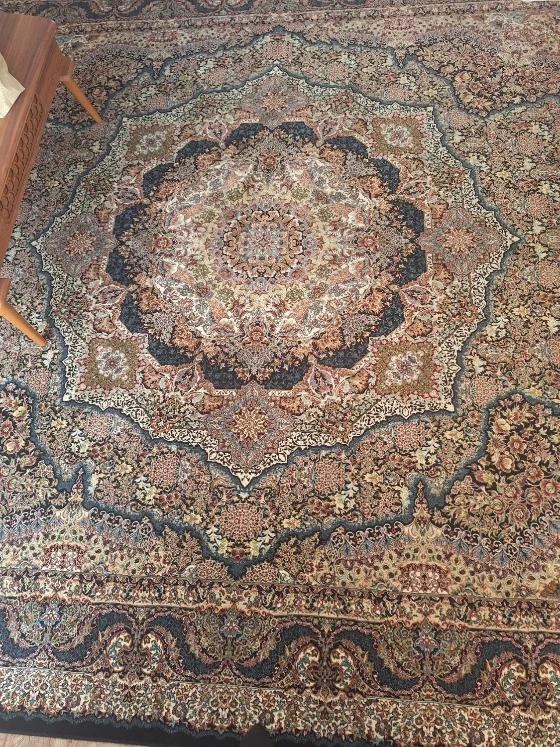 فرش|فرش|تهران, آهنگ|دیوار