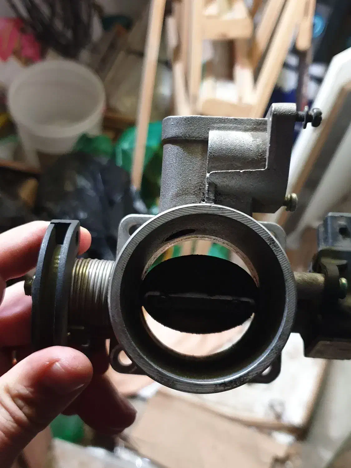 دریچه گاز به همراه سنسورهای اصلی سوویسی|قطعات یدکی و لوازم جانبی|رشت, لاکانی|دیوار