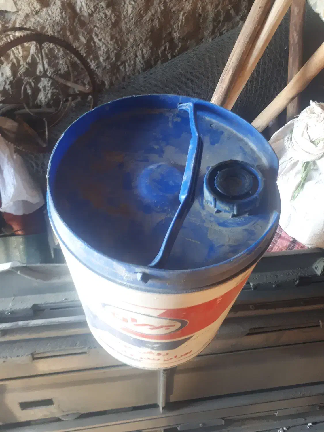 گالن۲۰ لیتری جنس درجه یک|ظروف نگهدارنده، پلاستیکی، یک‌بارمصرف|کامیاران, |دیوار