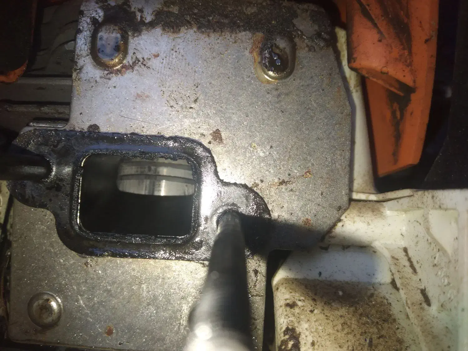 تعمیر گاه تخصصی موتور .برق اره .و سمپاشها|ماشینآلات صنعتی|شیراز, بالا کفت|دیوار